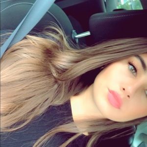 Meet your Posher, Elise